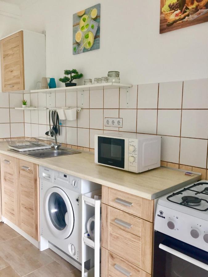 Lelle-Kert Apartman 01 Balatonlelle Exterior foto
